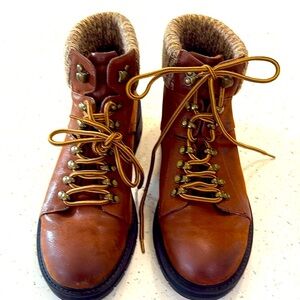 MIA 8.5 Women’s Tan Leather Boots with Knit Collar